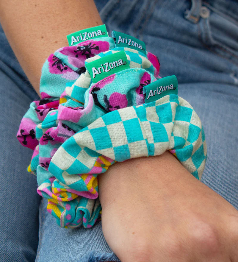 120-teal-pink-cherry-blossom-scrunchie-5.webp Teal & Pink Cherry Blossom Scrunchie